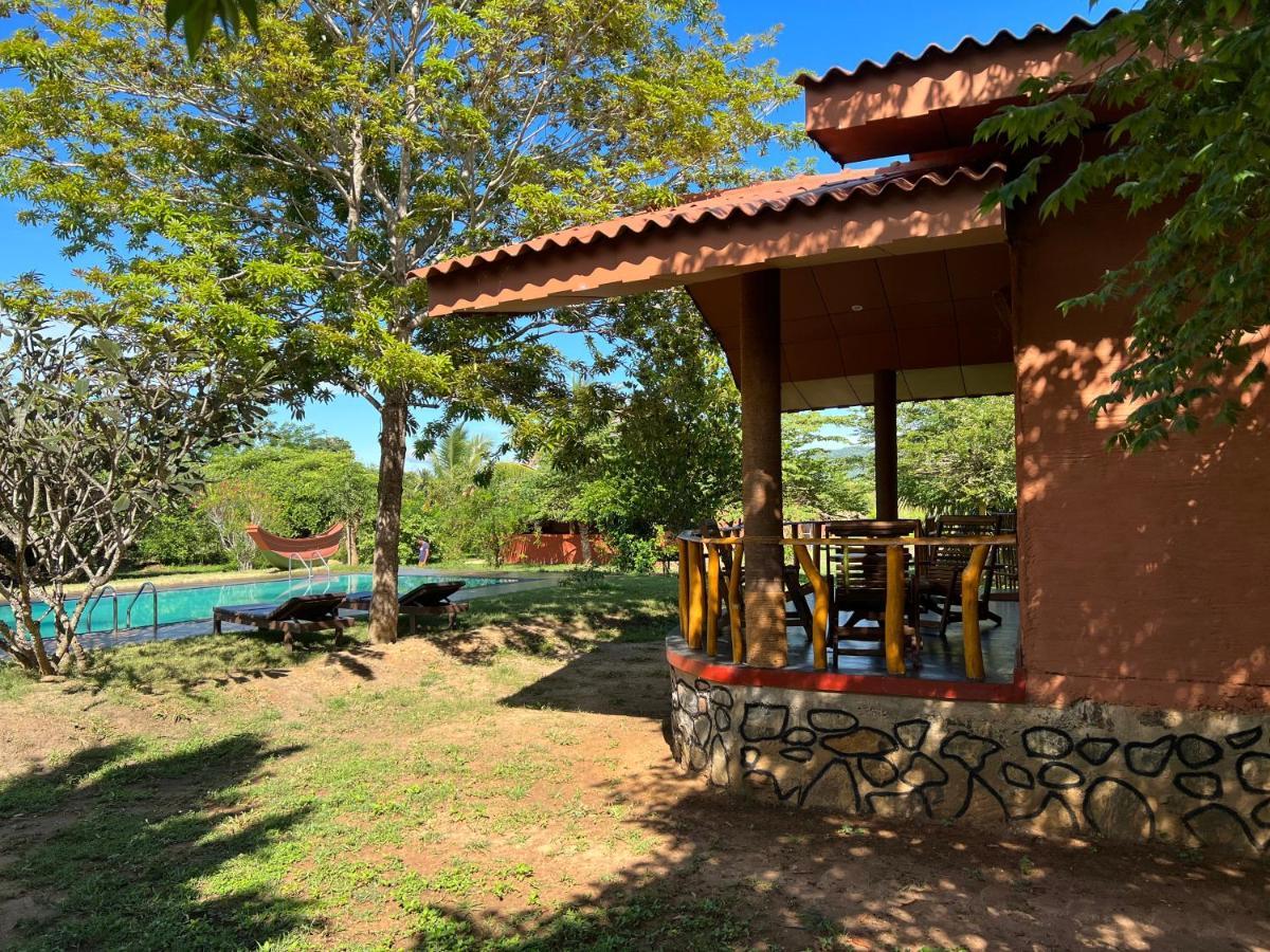 Yala Peace Cottages Tissamaharama Exteriör bild
