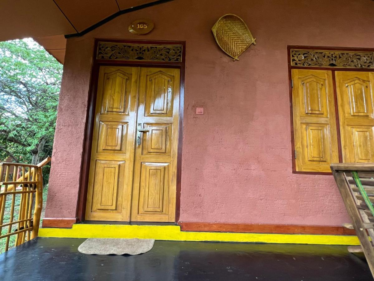 Yala Peace Cottages Tissamaharama Exteriör bild